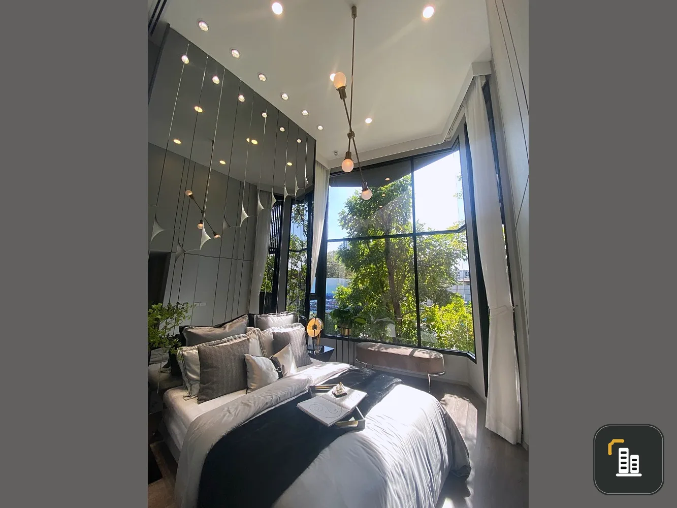 Down payment sale, Knightsbridge Space Rama 4, corner room, 24th floor, Chao Phraya River view. Don't just look, hurry and reserve now.