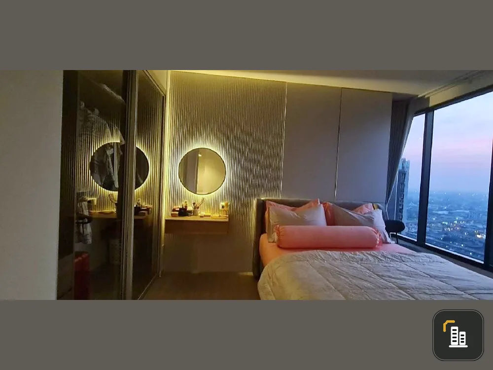 For sale: The Parkland Phetkasem, 28th floor, city view, BTS view. Corner room, beautiful location If interested, hurry and reserve now.
