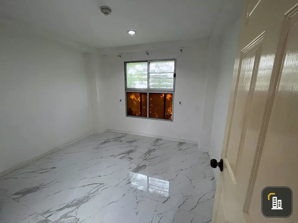 For sale: Park View Vibhavadi, empty room, open and airy, nice to live in. Room decoration lovers, hurry and reserve now.
