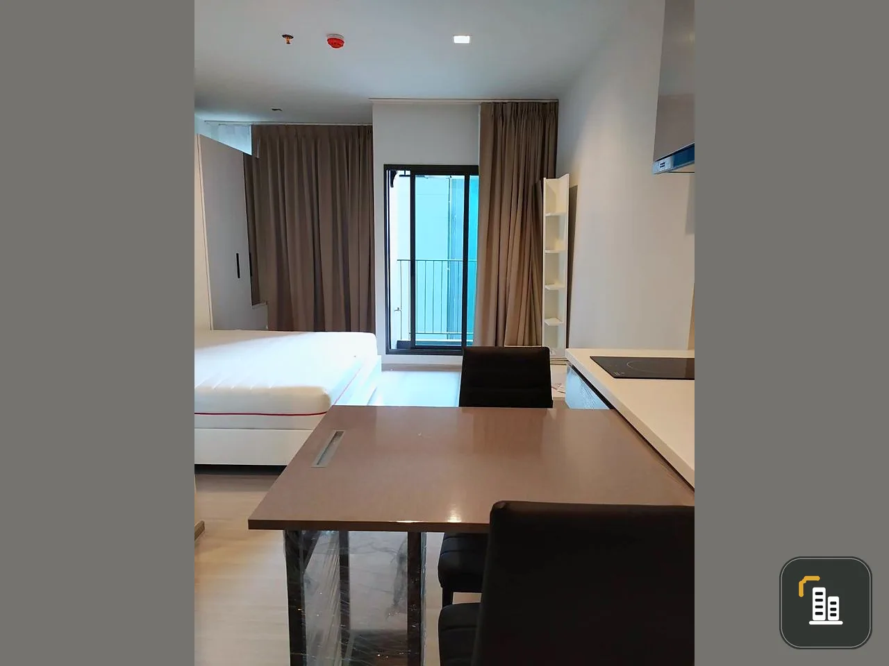 Condo for sale: Life Asoke Rama 9, 15th floor, high view, comes with a great price. Hurry and become the owner here.