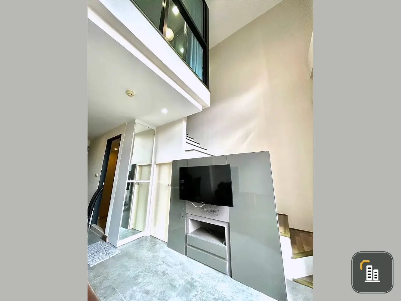 For sale: Beyond Sukhumvit, Duplex room, 5th floor, lots of usable space. Well decorated Ready to move in, reserve now.