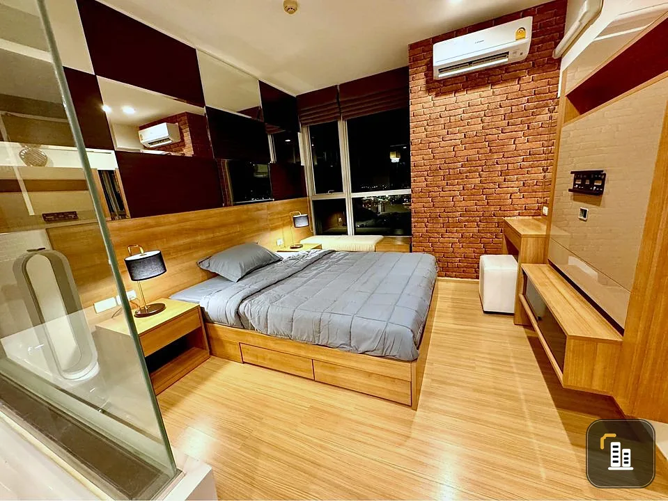 For sale/rent: Rhythm Sukhumvit 50, high floor, beautifully decorated room with built-ins. Good furniture Don't just look and reserve now.
