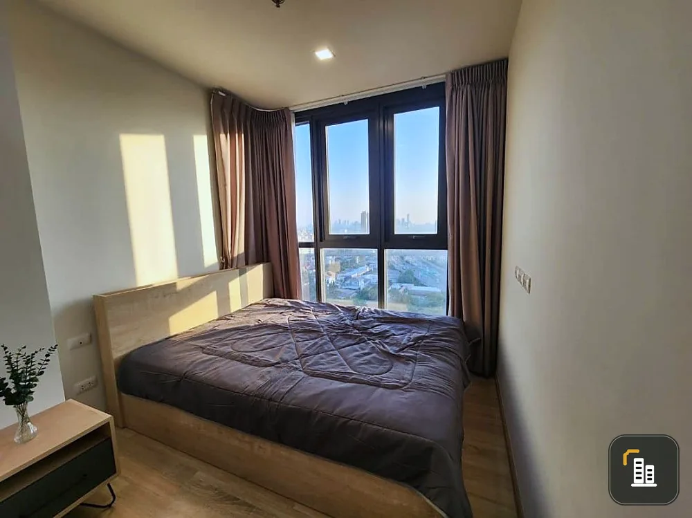 For sale, rent The Base Garden Rama 9, nice room, nice bed, big sofa, nice to sit on. If you don't reserve, you'll miss out a lot.