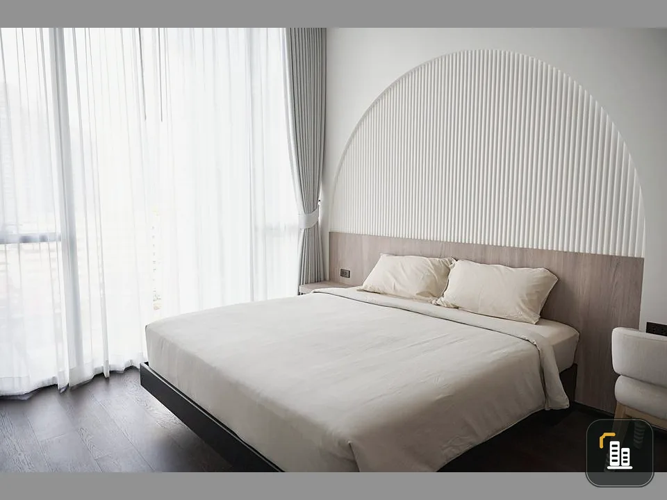 For rent, Condo Lavik Sukhumvit 57, corner room, open view, garden view, decorated in warm tones. Fully furnished, book now