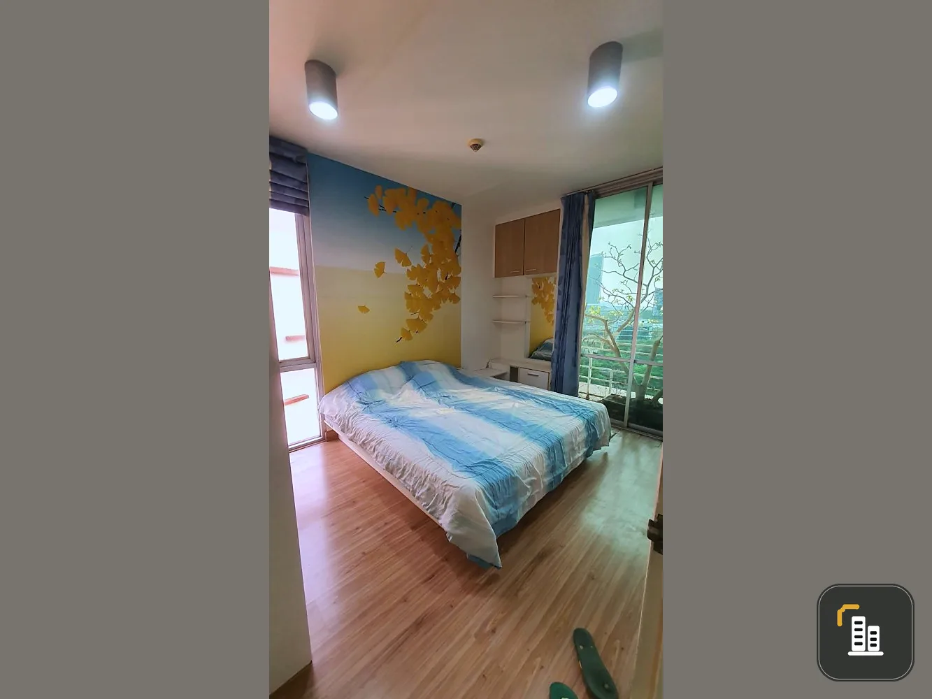 Condo for sale: The Iris Rama 9-Srinakarin. Lots of usable space Plus it's a corner room. Motorway view. Reserve now.