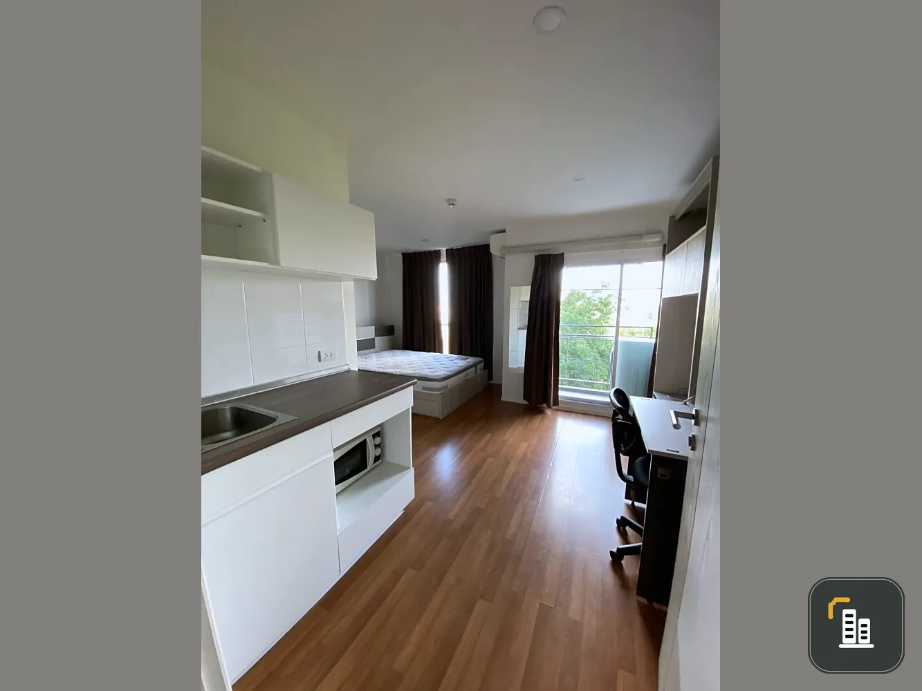 For sale Lumpini Place Bangna Km.3, decorated room, ready to move in. Fully furnished Awesome kitchen utensils If you don't reserve, you'll miss a lot