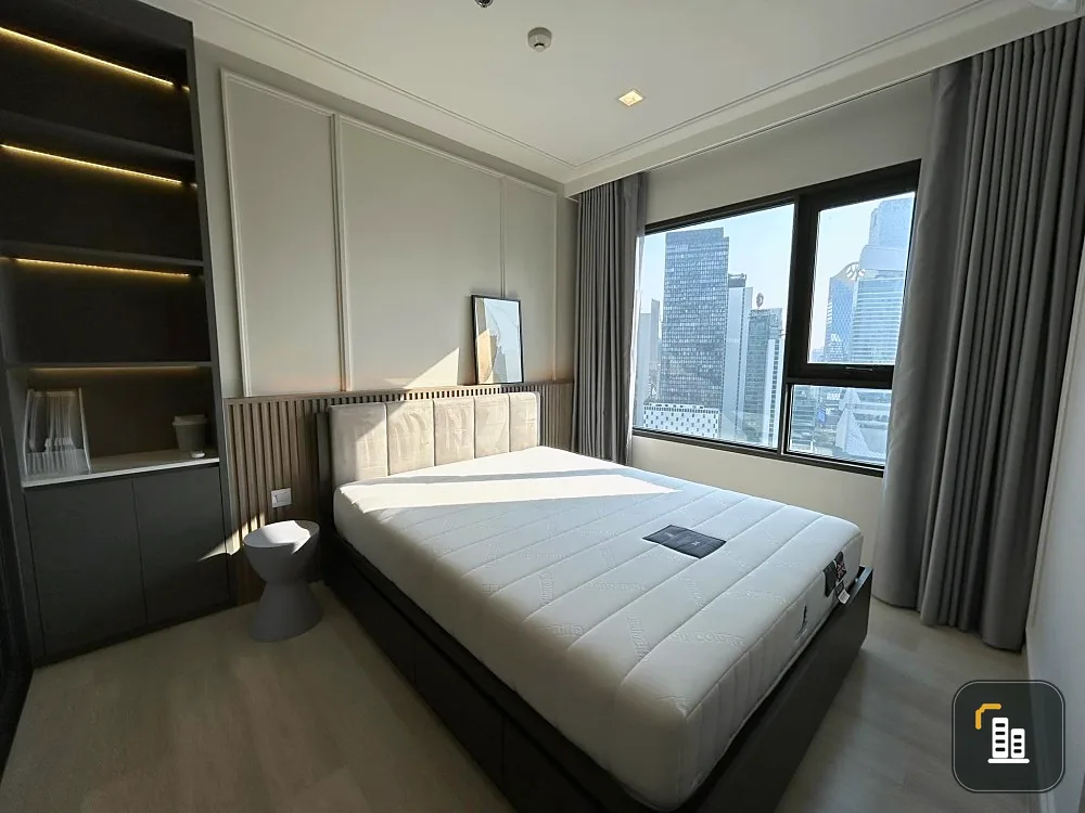 For rent, Life One Wireless, view of Central Embassy, has a Walk-In Closet as well, the room is exactly as described, not fake, book now.