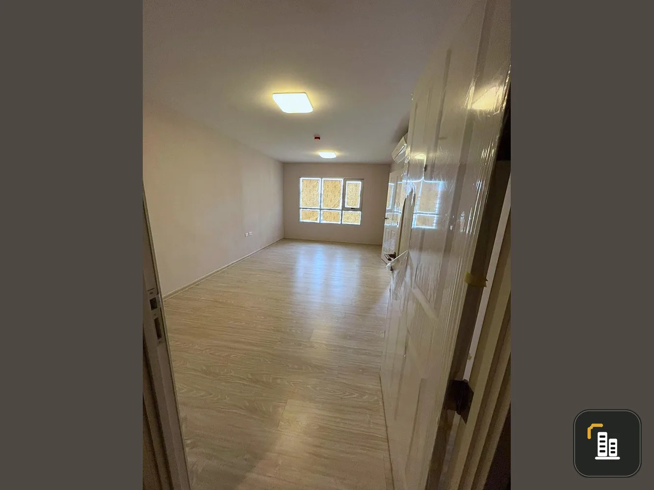 For sale: Aspire Sathorn-Taksin, brick zone, empty room, open and airy, great price. Don't just look and reserve now.
