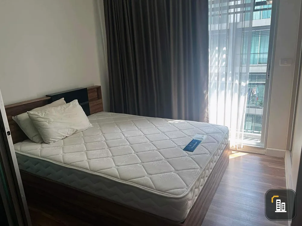 For sale, for rent, Condo A Space Me Sukhumvit 77, partitioned room, 6th floor, swimming pool view. Just carry your bag and move in.