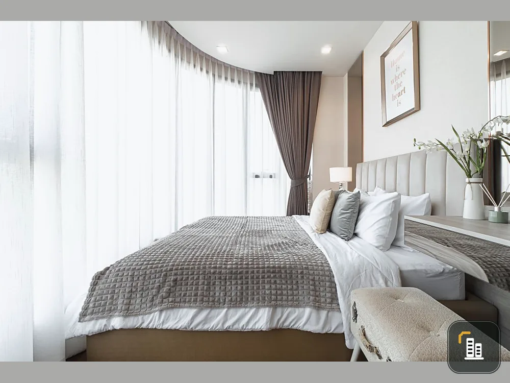 For rent, Ideo Q Victory, high floor, minimalist decorated room, very minimal, full built-ins. Don't postpone booking now.