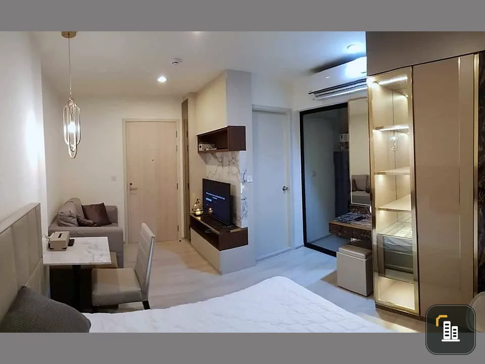 Life Asoke for sale, high floor, beautifully decorated room, looks expensive. Cool furniture Don't just look, reserve quickly.