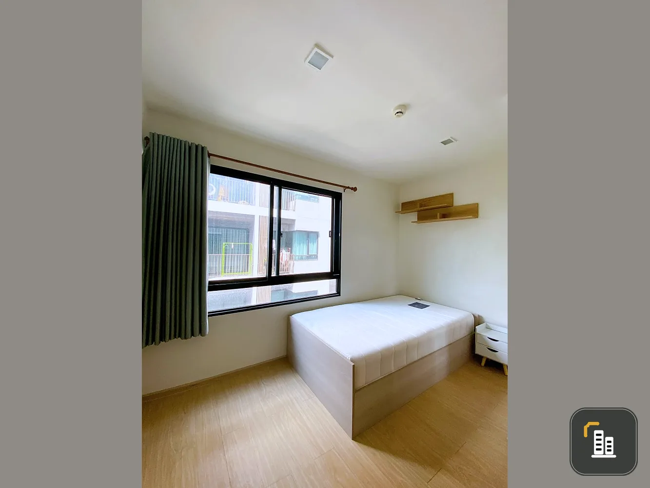 For rent, Wynn Phahonyothin 52, 4th floor, corner room, not crowded. The room is spacious, comfortable, don't miss out on booking.
