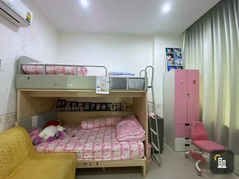 Urgent rent, TC Green Rama 9, 2 bedrooms, 1 bathroom, ready to move in. Don't wait any longer ... Hurry up and rent quickly.