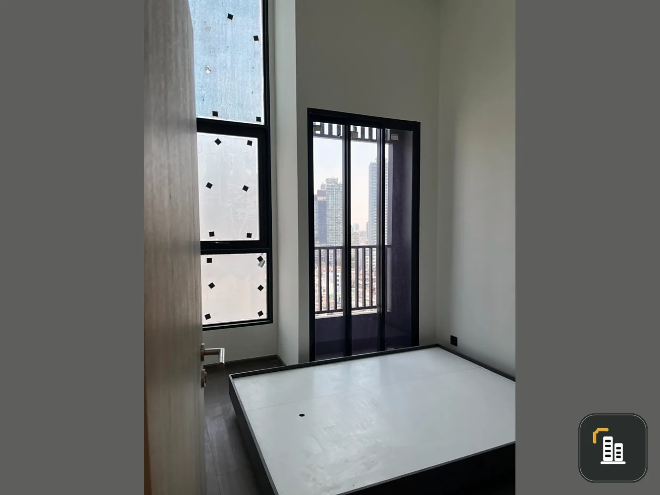Condo down payment for sale, Park Origin Chula, Samyan, duplex room, 2 bedrooms, 2 bathrooms, reserve first, own first.