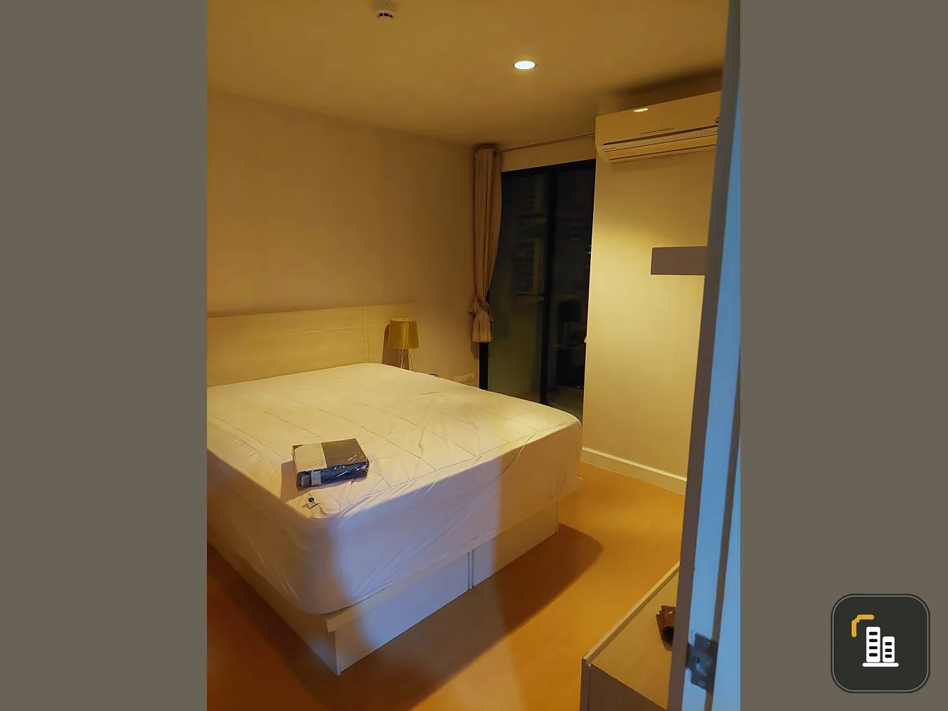 For sale: metro sky ratchada, 1 bedroom, 1 bathroom, furniture + complete set of electrical appliances. The price is friendly. Book now.