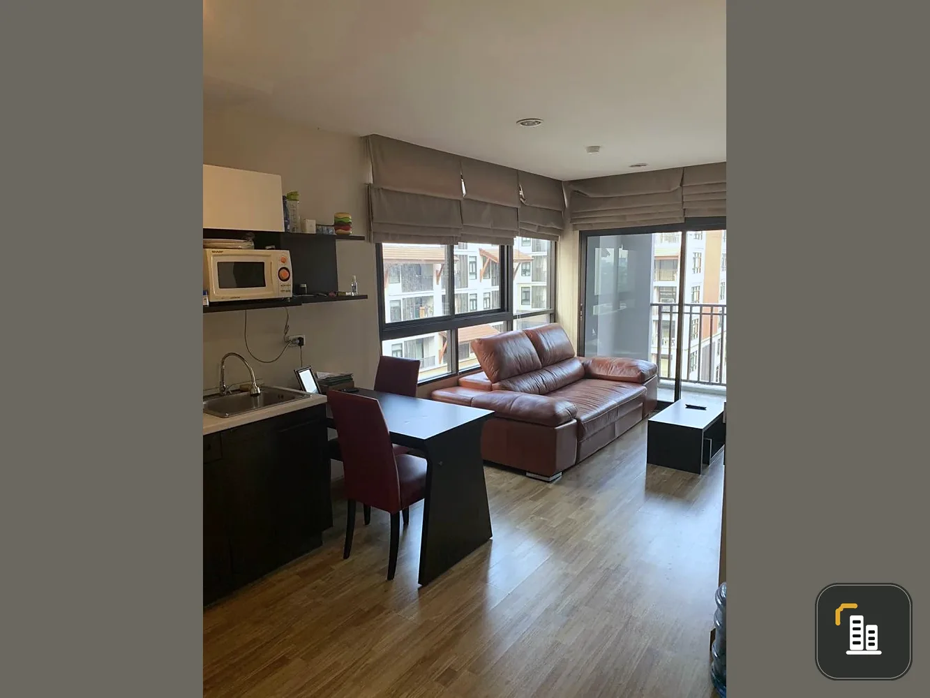 Baan Navatara for sale, corner room, 6th floor, lots of usable space. Fully furnished, good price, like this you must reserve now.