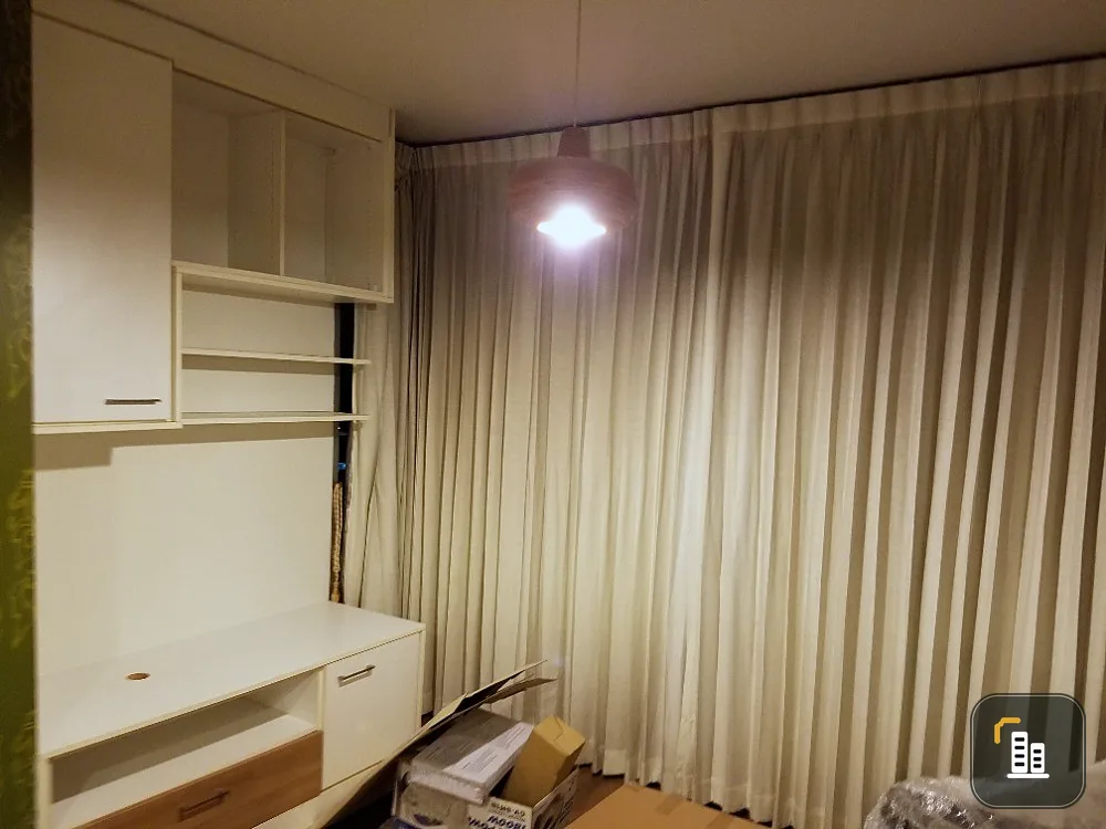 For sale: The Iris Rama 9-Srinakarin, 4th floor, good height, fully furnished. Reserve first and stay first.