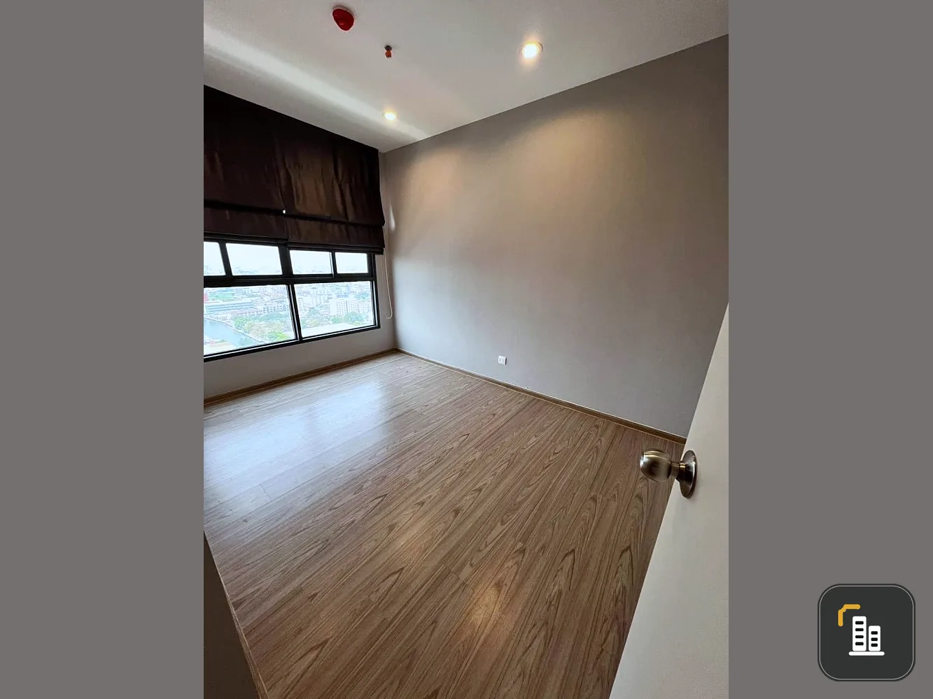 Condo for sale, The Tree Hua Mak Interchange, empty room, high view, not blocked, good price, book now.