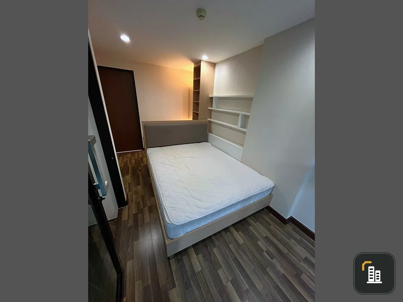 Selling Beyond Sukhumvit, DUPLEX room, fully furnished, all in one place, lots of free gifts, buy now, great value.