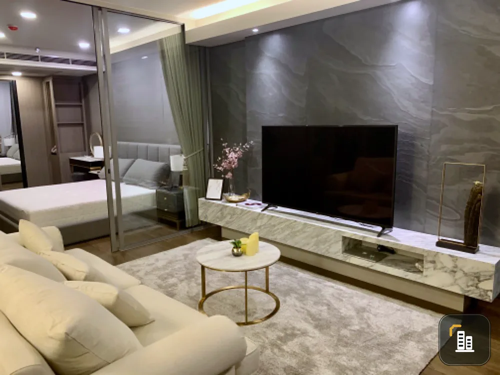 Urgent sale!! Condo Finn Asoke, a condo in the heart of the Asoke area. Fully furnished, ready to move in, don't miss it!!