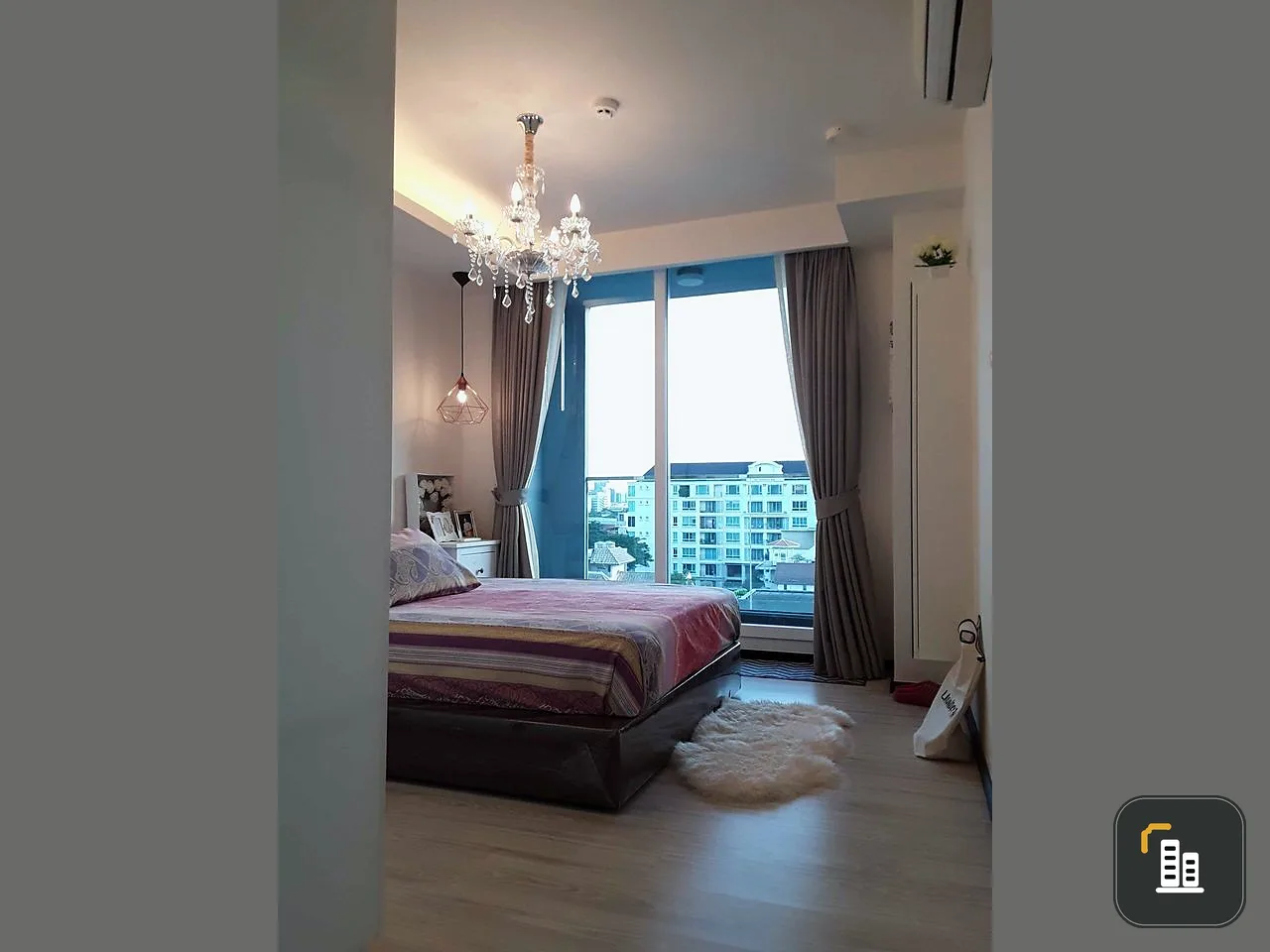 For sale, for rent, Haven Luxe Phahonyothin, corner room, swimming pool view. Complete electrical appliances If interested, hurry and reserve now.