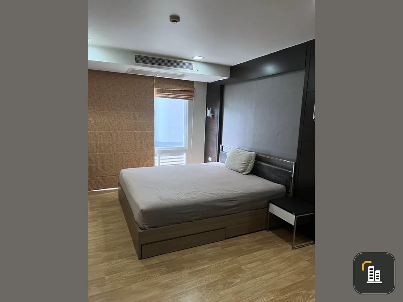 For rent: The Alcove 49, lots of usable space. Complete facilities If interested, hurry and reserve quickly before you miss out.