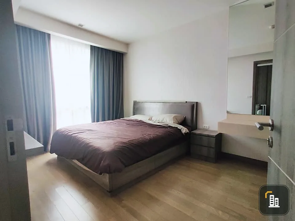 For sale: Trapezo Sukhumvit 16, room ready to move in. Complete set of furniture Don't be afraid to just look and reserve.