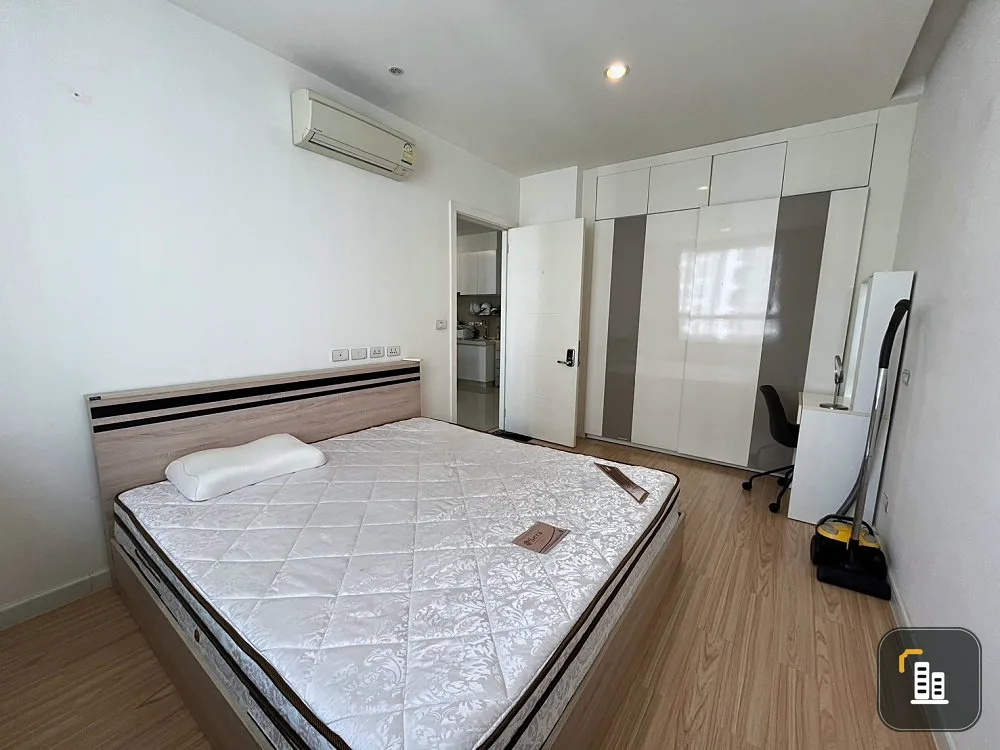 For rent!! Condo T.C. Green, 18th floor, nice room, fully furnished. Just come and move in. Don't miss out!!