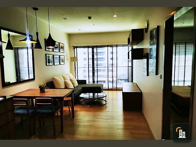 For sale: Noble Refine, 8th floor, beautiful view, comes with complete decoration. If interested, hurry and reserve now. Don't miss it.