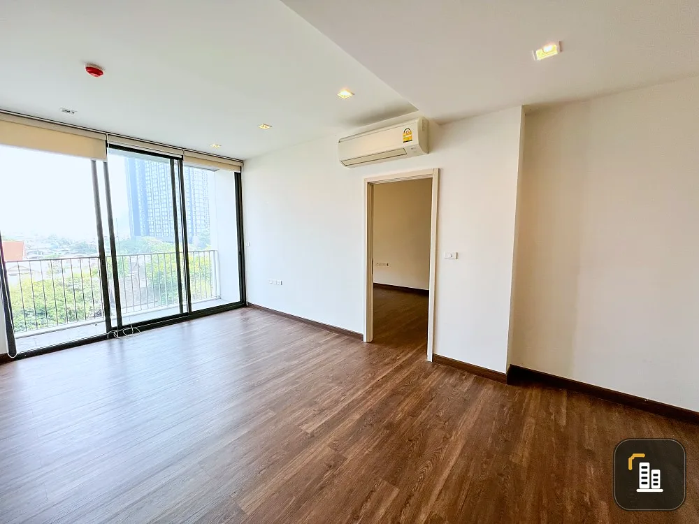Condo for sale, Hasu Haus, south side, canal view, Semi-Furnished room. Can't miss it anymore.