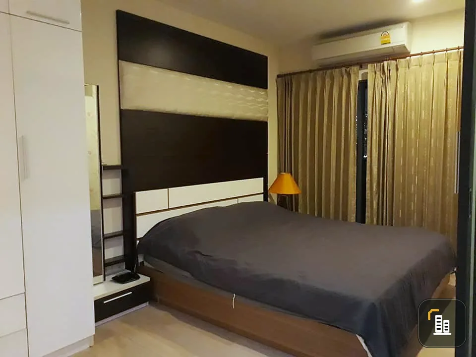 For rent: Noble Remix Sukhumvit 36, room ready to move in. Decorate with cool built-ins. Don't be afraid to just look and reserve.