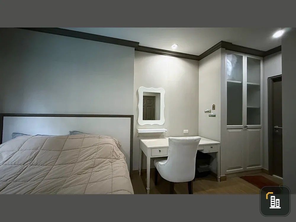 Condo for rent, The Reserve Kasemsan 3, corner room, complete with furniture and electrical appliances.