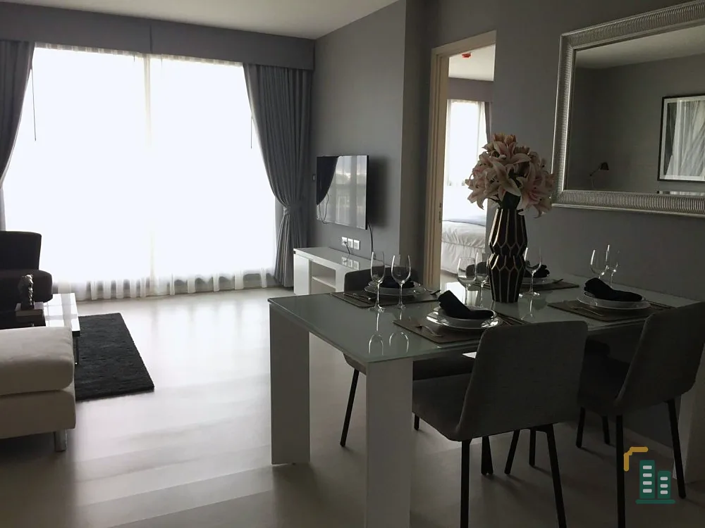 Condo for sale, Rhythm Sukhumvit 42, decorated in gray tones, built-in, lots of usable space, reserve first, own first.