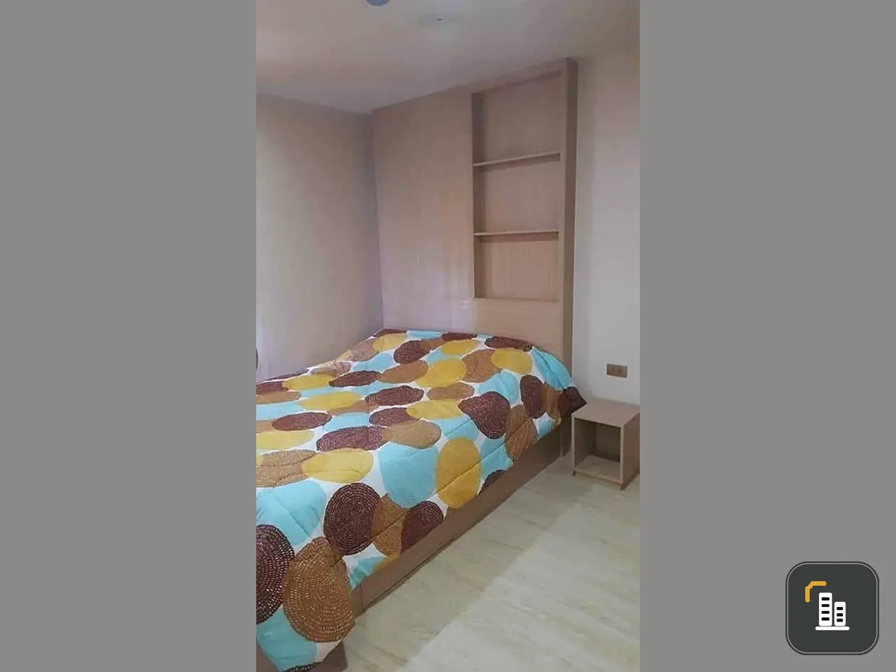 For sale: T-One Phahonyothin 32, partitioned room, 8th floor, good built-in furniture, great price. If interested, hurry and reserve now.