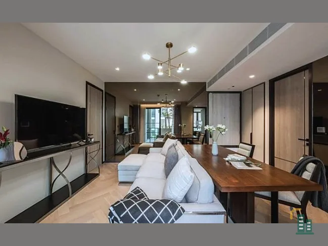 For sale, for rent, The reserve 61 Ekamai, very nice room, fully furnished, complete built-in set, reserve now.