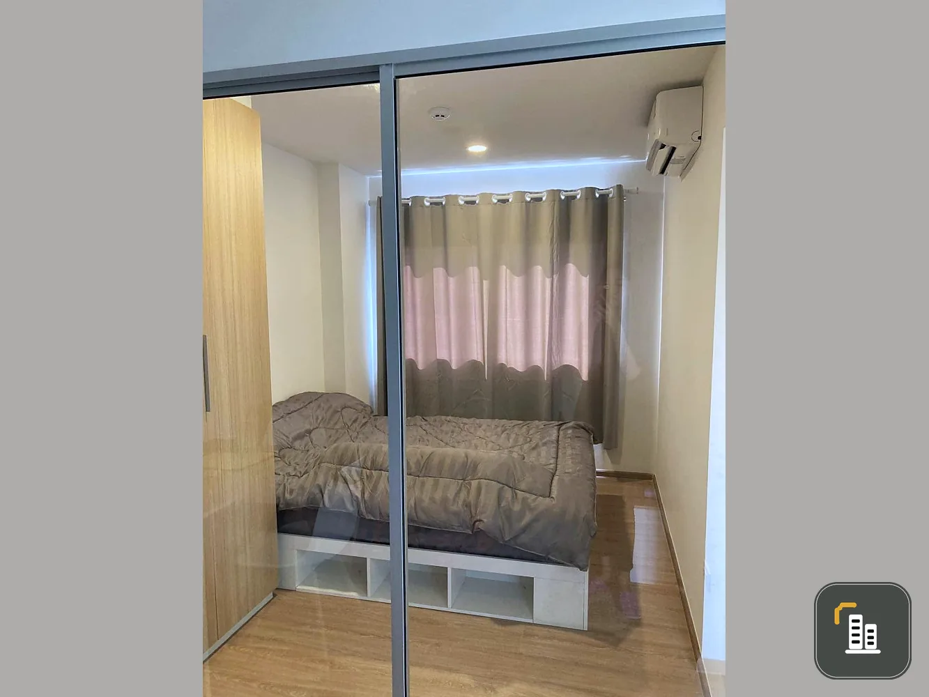 Condo for rent, Senakit BTS Saphan Mai, partitioned room, good high floor, reasonable price, reserve quickly.