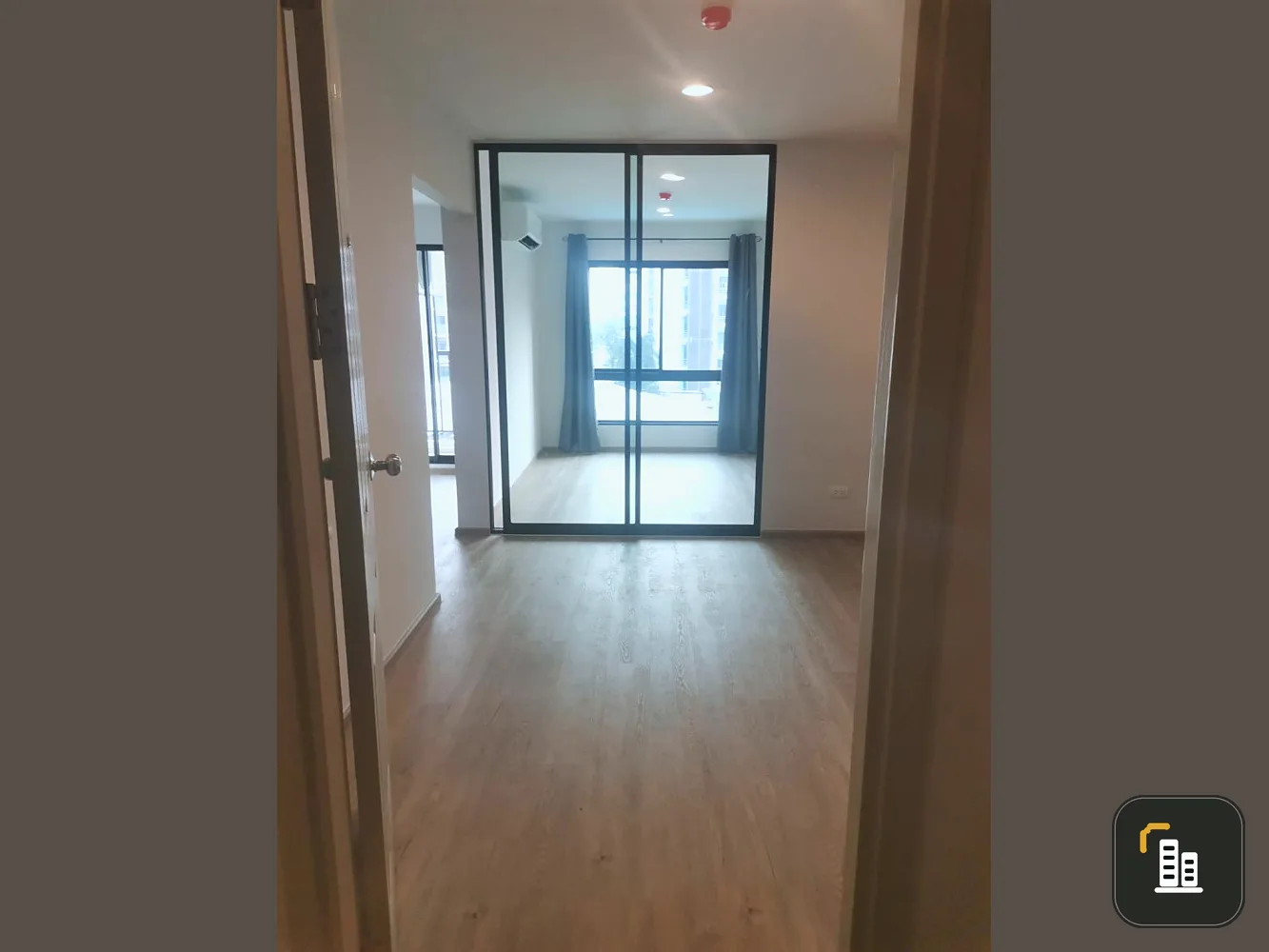 For sale HI Chaengwattana 19, empty room, complete amenities. Swimming pool view, reserve now.