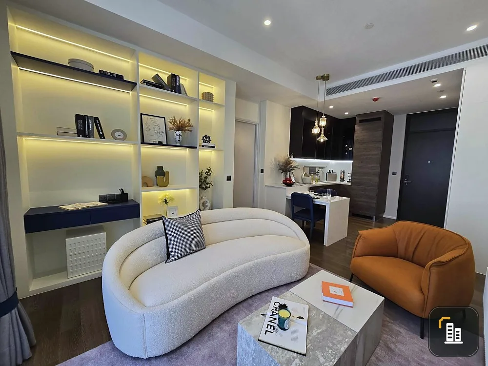 For rent MUNIQ LANGSUAN, 12A Floor, City View, beautifully decorated room, very livable. Not booking is making a huge mistake.