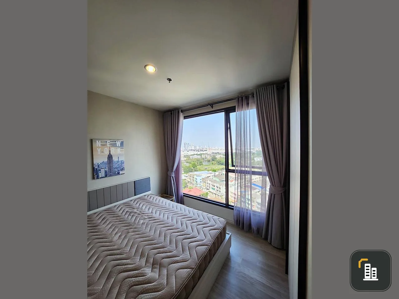 For rent Ideo Mobi Sukhumvit East Point, room ready to move in. Separated into sections. Good price. Must hurry and reserve.
