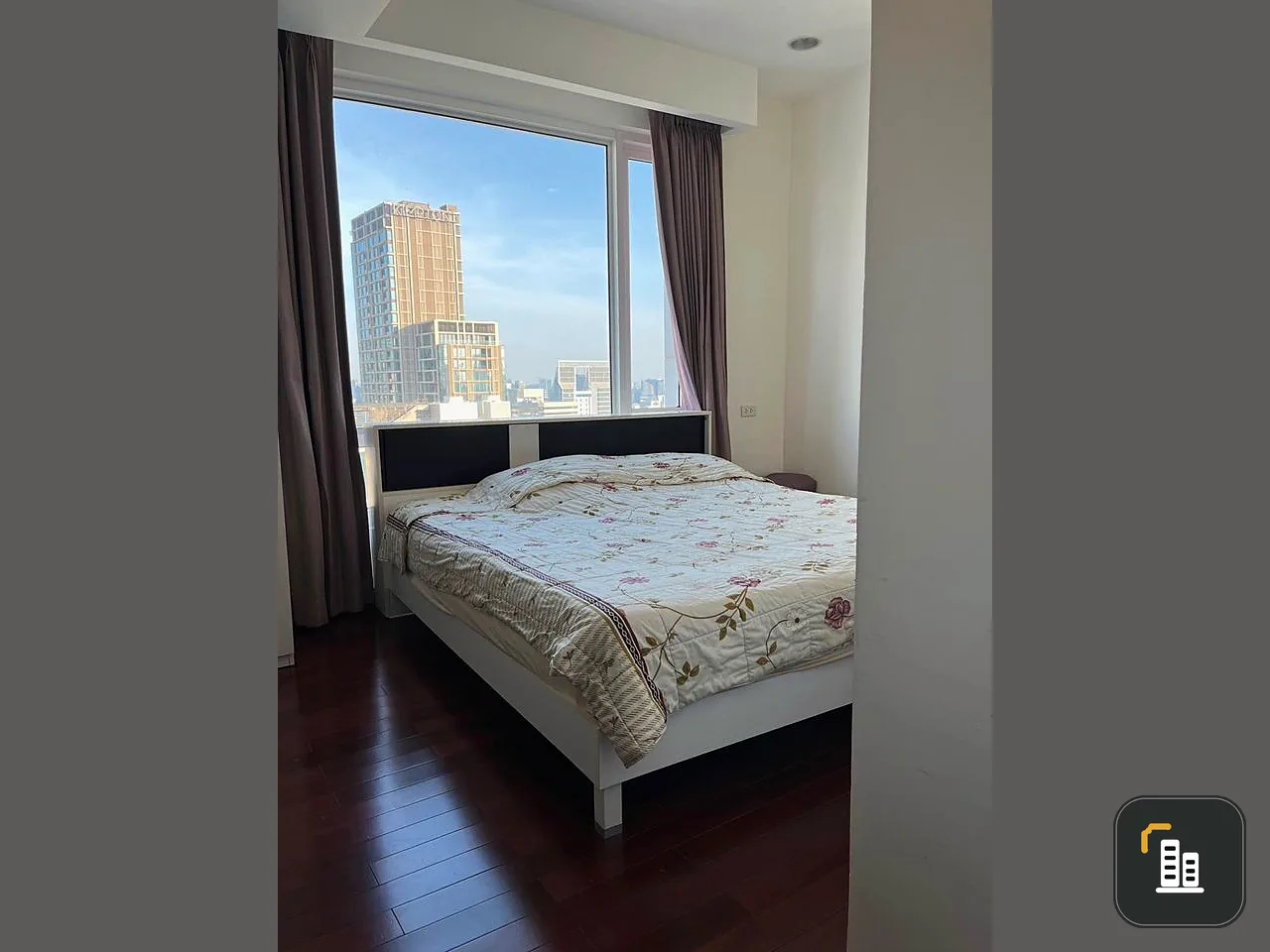 House for sale in Ratchaprasong, high floor, great view, spacious room with plenty of usable space. Just carry one bag and move in.