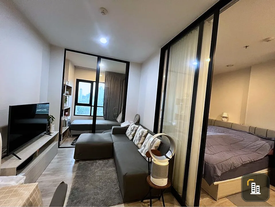 Condo for sale, Niche Mono Mega Space Bangna, partitioned room, high floor, swimming pool view, reserve first, own first.