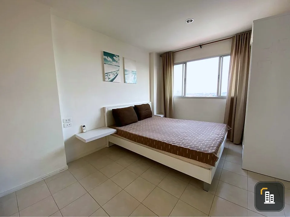 For sale: Lumpini Condo Town Ramindra-Nawamin, 18th floor, beautiful city view. The room is clean and comfortable. Don't miss it.