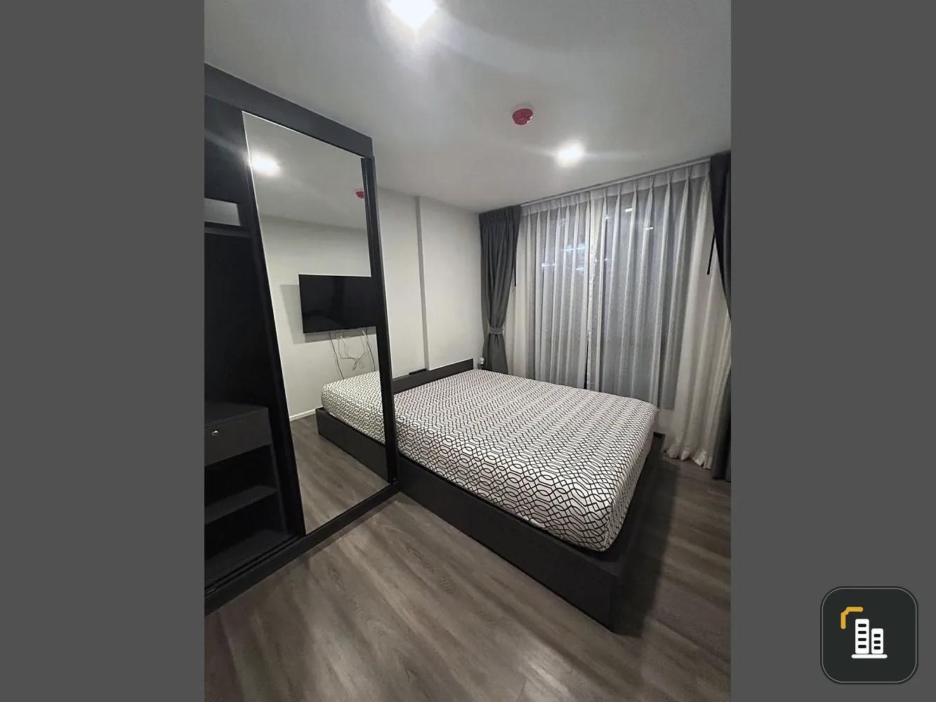 For sale: Notting Hill Jatujak Interchange, 3rd floor, 1 Bedroom Plus, big screen TV. The room is well decorated. Book now.