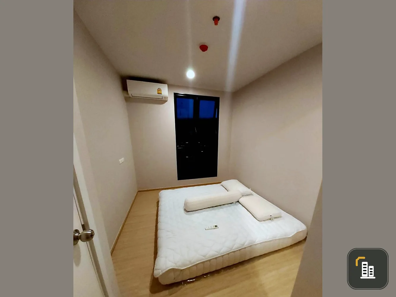 For sale: Plum Condo Pinklao Station, complete amenities, 3rd floor view, ready to drag your bags.