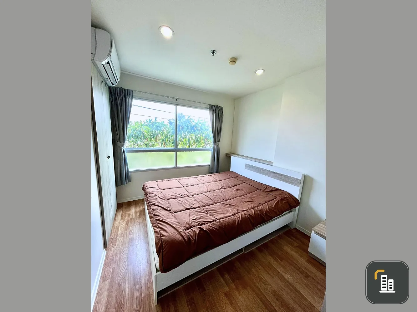 Condo for sale or rent, Lumpini Ville Nakhon In-Riverview, partitioned room, decorated in tone controlled colors, low price, don't wait.