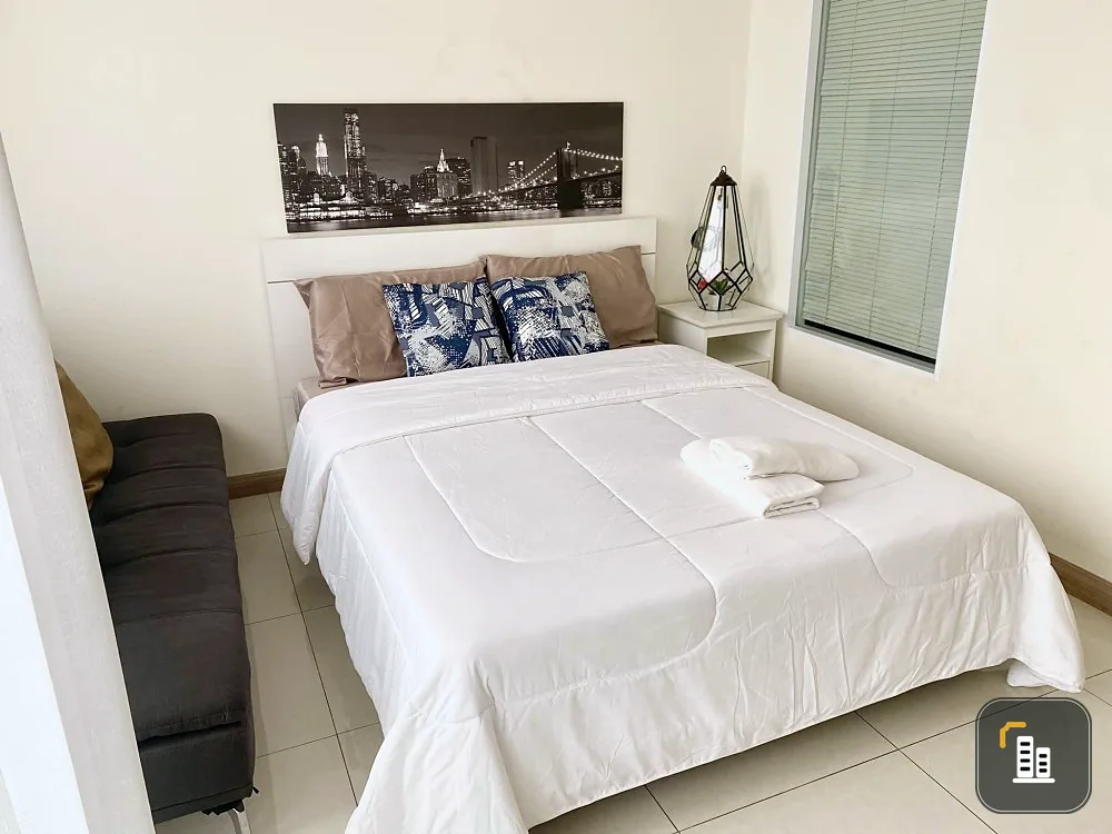 For rent: The Riviara Jomtien Pattaya, high floor, beautiful sea view, STUDIO room, fully decorated. If you don't reserve, you'll miss a lot.