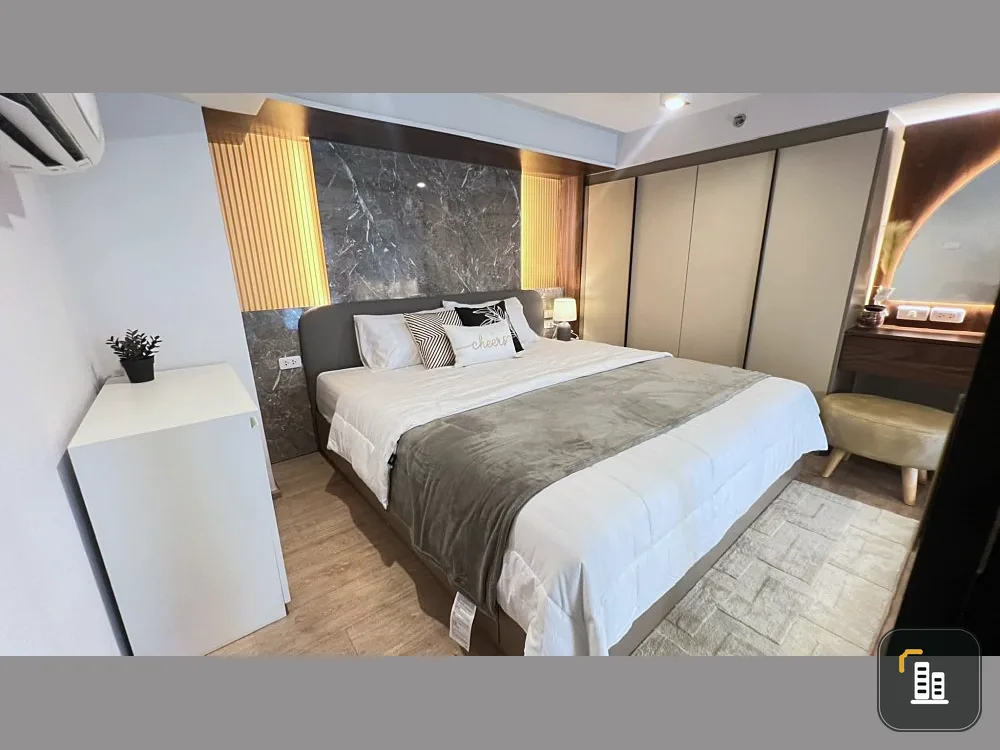 For Rent Ideo Rama 9-Asoke, 34th floor, beautiful city view, corner room, very private. Well decorated, don't miss it.