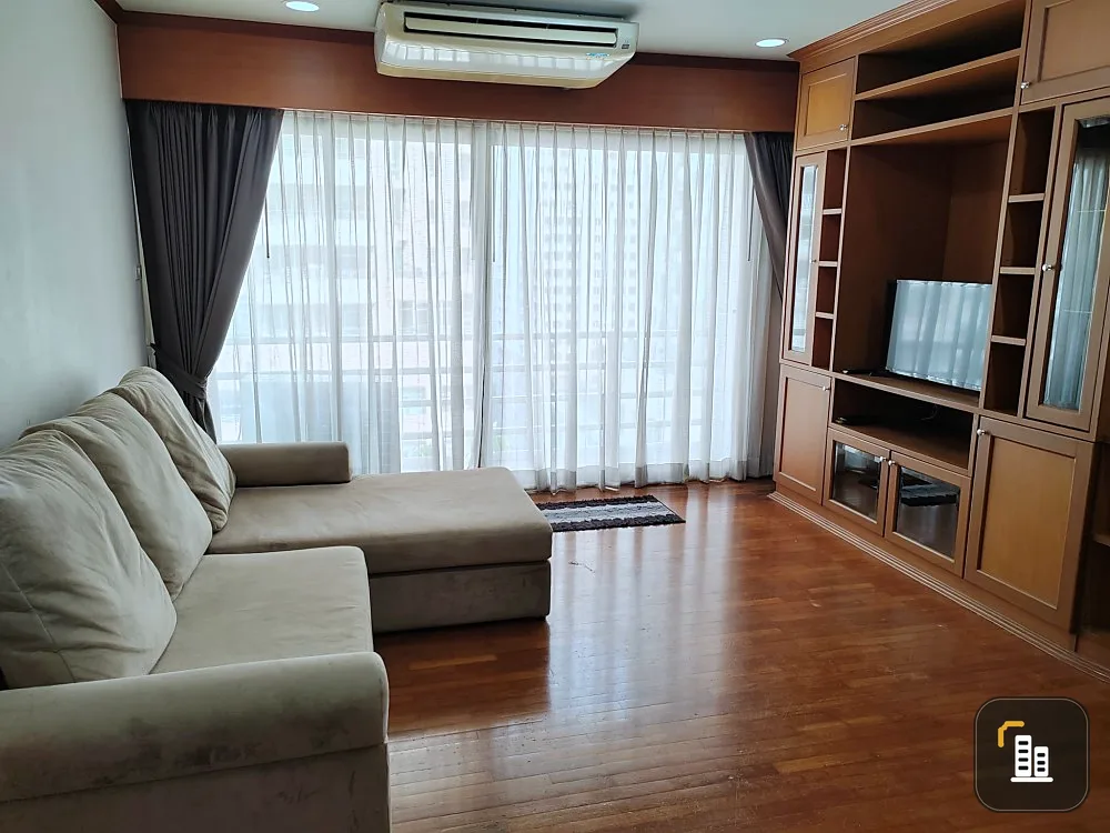 Condo for rent, The Royal Place 2, decorated with built-ins. There's a lot of usable space. Feels like being at home Don't wait.