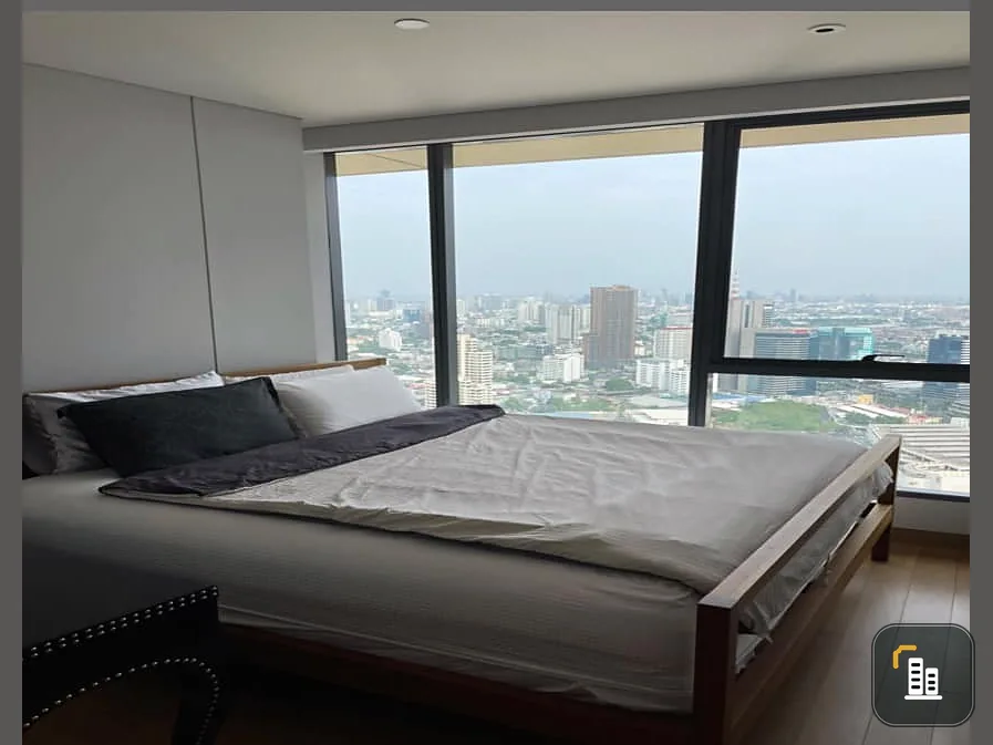 For sale and rent, The Lumpini 24, high floor, room ready to move in. Complete set of furniture Complete electrical appliances, don't miss out.