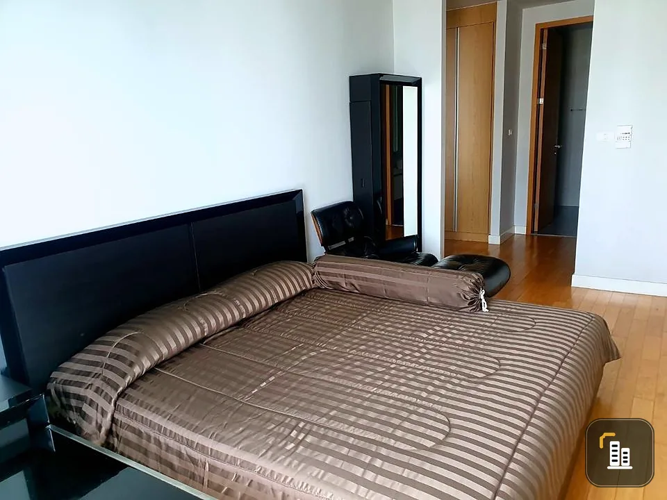 Condo for sale, Millennium Residence at Sukhumvit 16, fully furnished. The room is ready to move in. Can't miss it anymore.